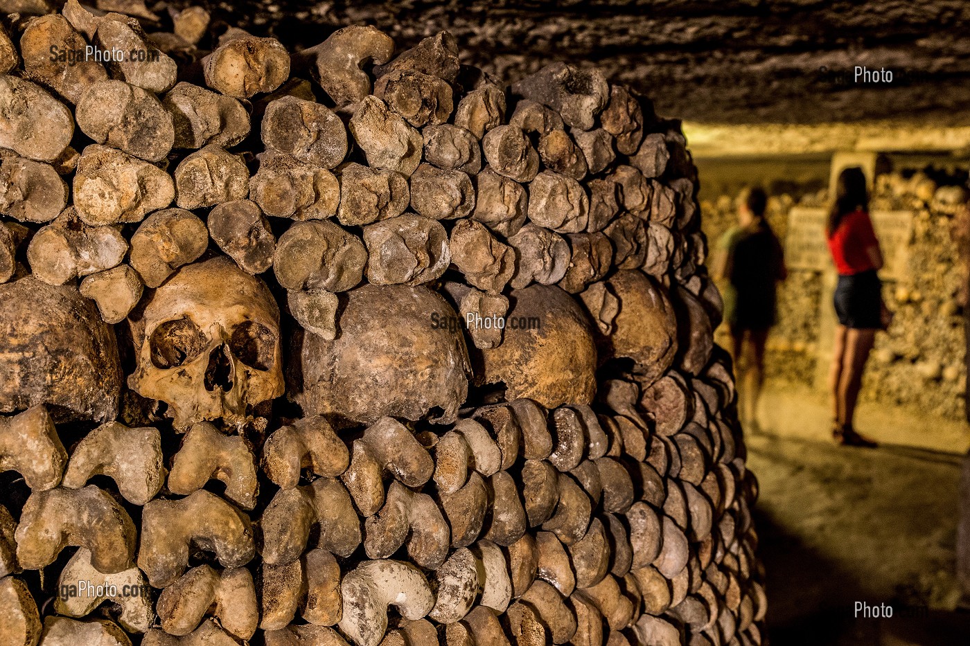 CRANES ET OSSEMENTS DANS LES CATACOMBES DE PARIS, 14E ARRONDISSEMENT, PARIS (75) 