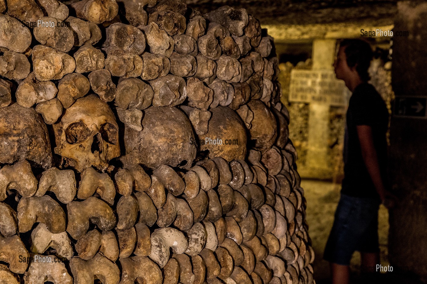 CRANES ET OSSEMENTS DANS LES CATACOMBES DE PARIS, 14E ARRONDISSEMENT, PARIS (75) 