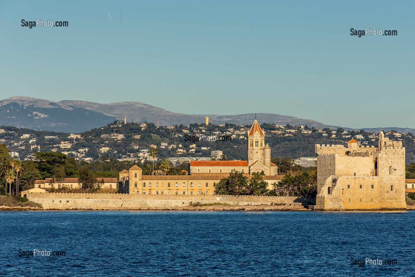 ILES DU LERINS, ILE SAINT HONORAT ET ABBAYE SAINT HONORAT, (06) ALPES MARITIMES, REGION SUD 