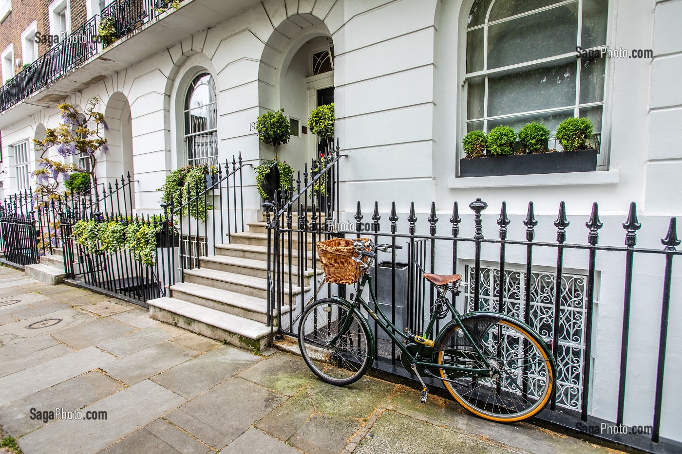 AUTOUR DE MONTPELIER SQUARE, LONDRES, ANGLETERRE 