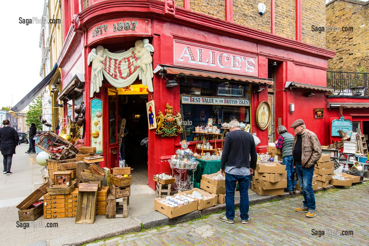 MAGASIN D'ANTIQUITES ALICE'S, RENDU CELEBRE PAR LES FILMS DE PADDINGTON, PORTOBELLO ROAD, PORTOBELLO MARKET, QUARTIER DE NOTTING HILL, LONDRES, ANGLETERRE 