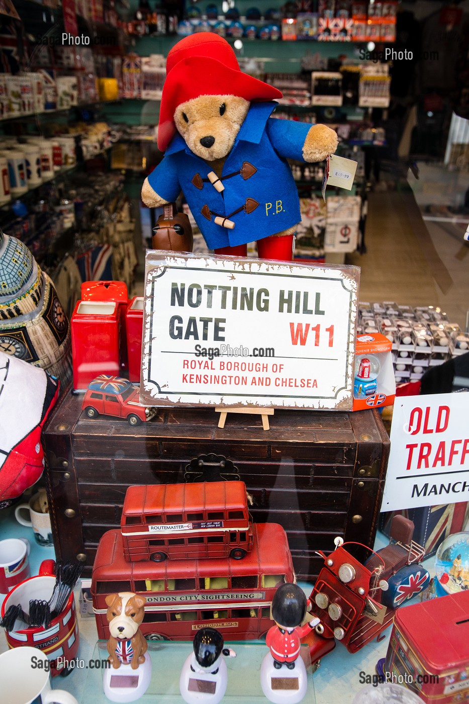 BOUTIQUE SOUVENIRS, PORTOBELLO ROAD, PORTOBELLO MARKET, QUARTIER DE NOTTING HILL, LONDRES, ANGLETERRE 