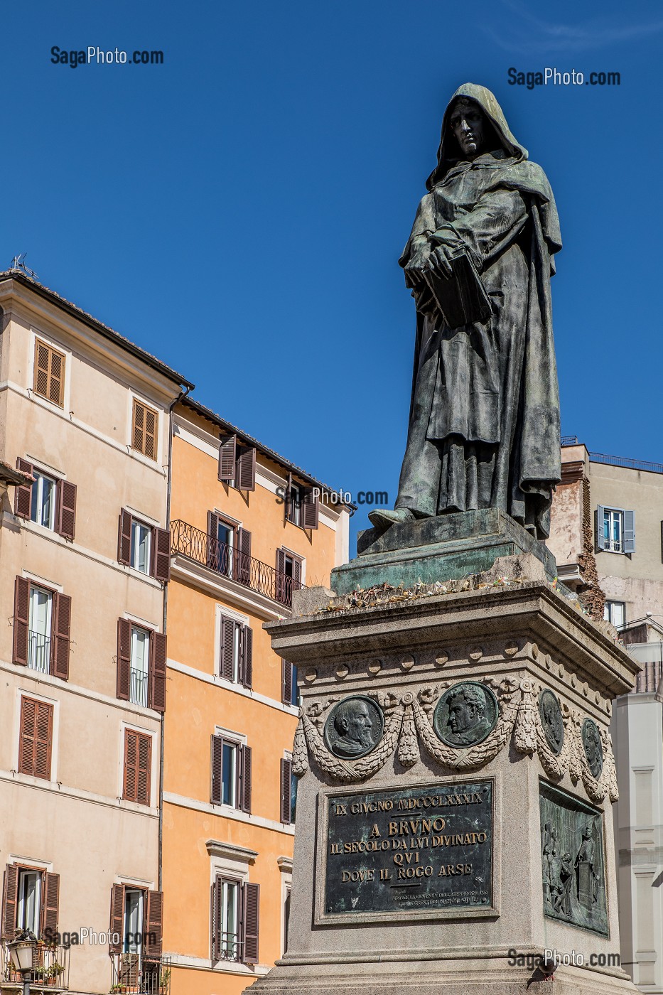 STATUE DE GIORDANO BRUNO, PHILOSOPHE HERETIQUE MORT SUR LE BUCHE, CAMPO DEI FIORI, ROME, ITALIE, EUROPE 