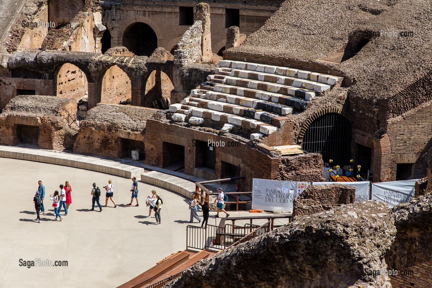 RECONSTRUCTION DES GRADINS EN MARBRE, COLISEE, ROME, ITALIE, EUROPE 