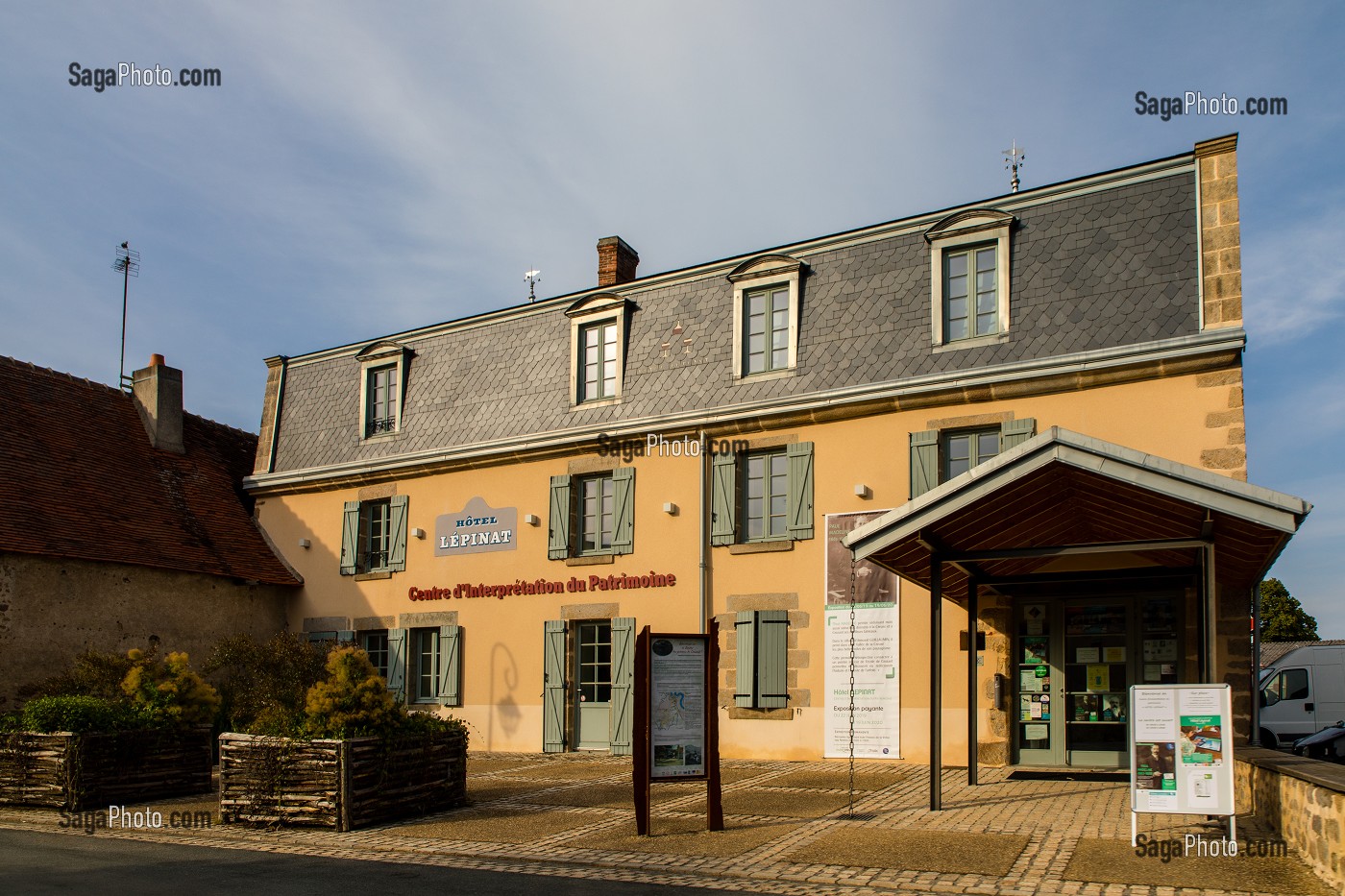 HOTEL LEPINAT, CENTRE D'INTERPRETATION DES PEINTRES DE LA VALLEE DE LA CREUSE, MUSEE INTERACTIF QUI JADIS HEBERGEAIT LES PEINTRES PAYSAGISTES, (23) CREUSE, LIMOUSIN, NOUVELLE AQUITAINE, FRANCE 