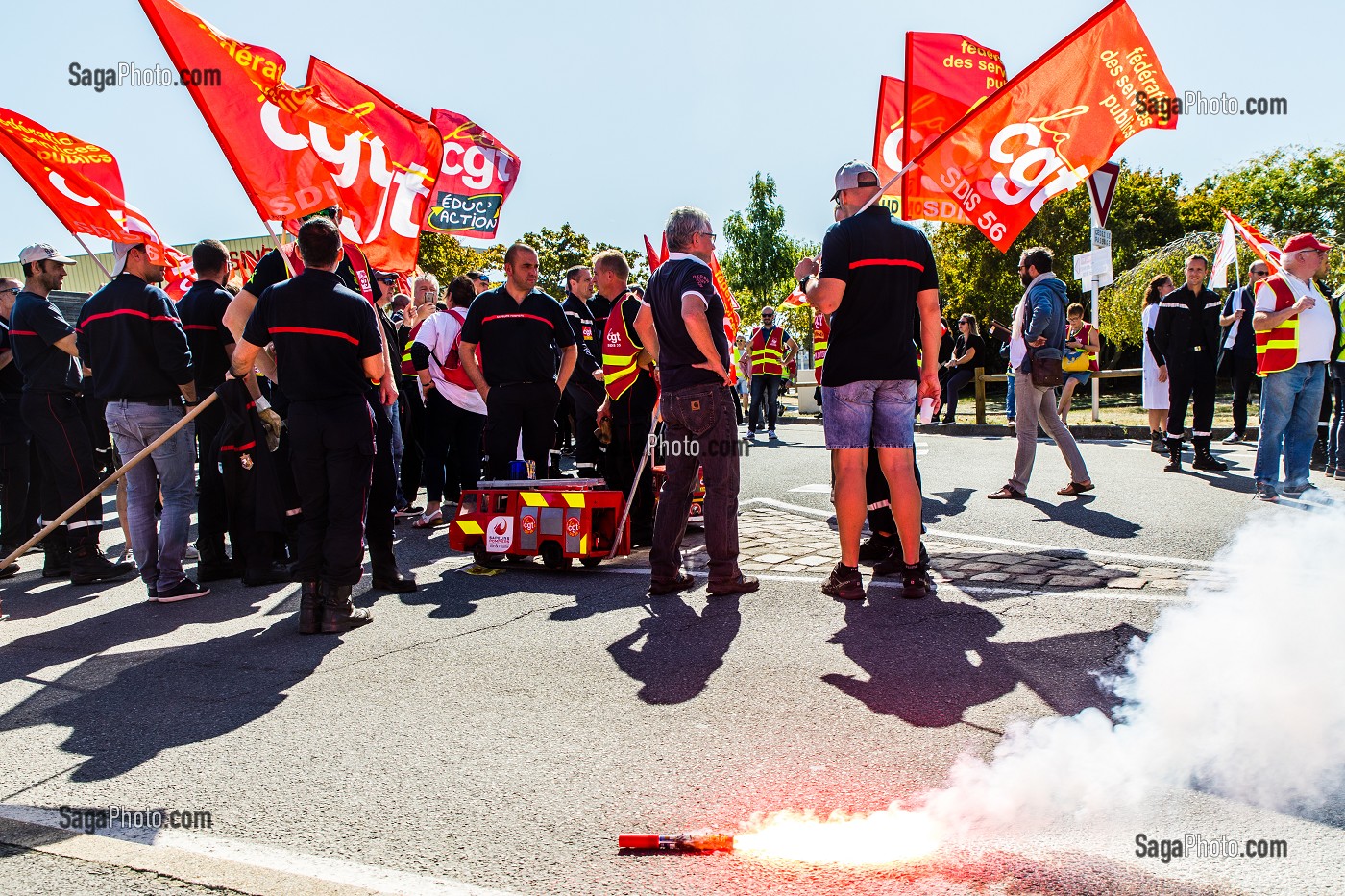 MANIFESTATION DE SAPEURS POMPIERS PROFESSIONNELS A L'APPEL DE LA CGT EN MARGE DU CONGRES NATIONAL DES SAPEURS POMPIERS DE FRANCE, VANNES, LE 20/09/19 