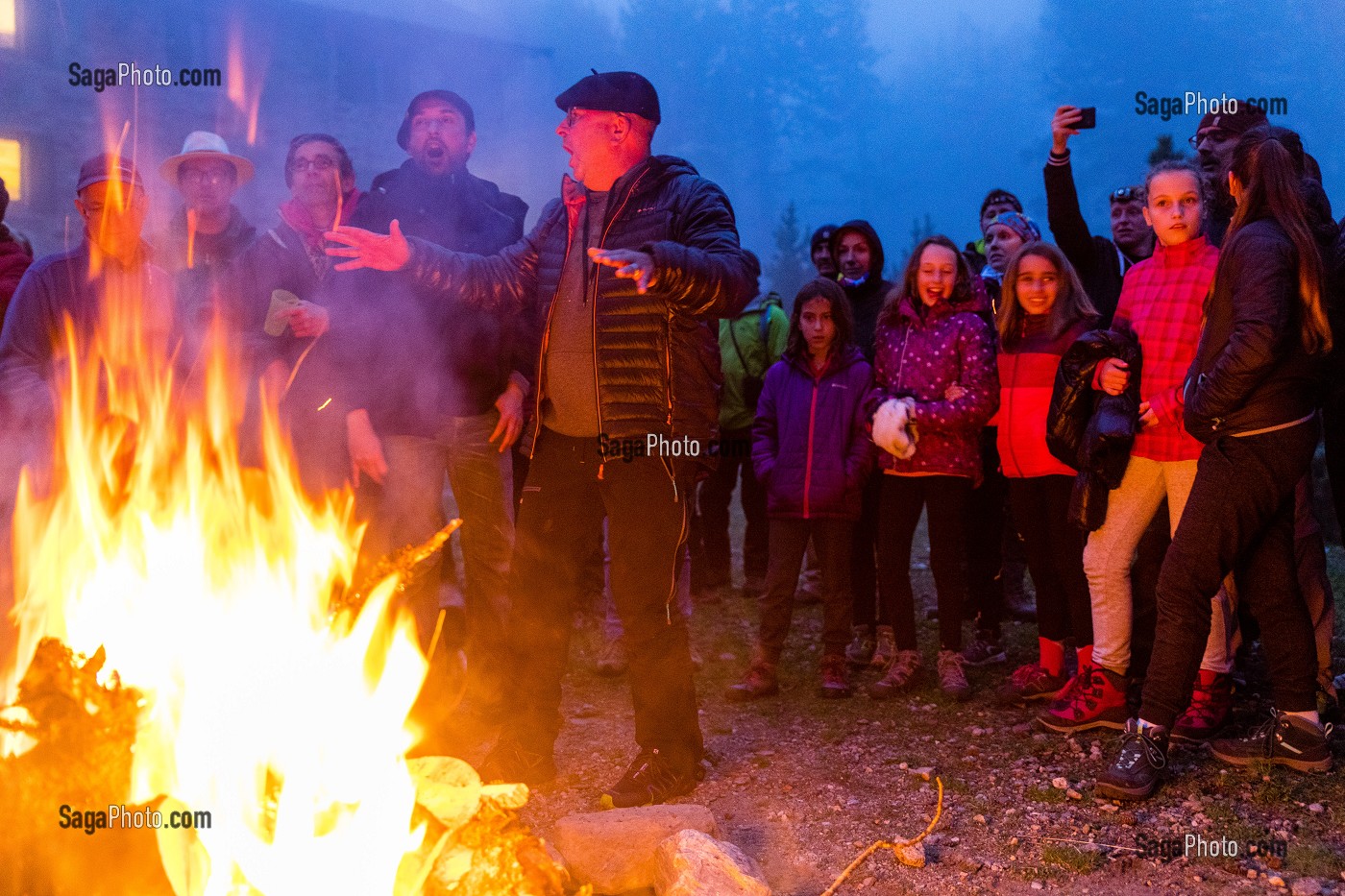 TROUBADE, RENCONTRE, SOIREE DE CHANTS CATALAN, REFUGE DES CORTALETS SUR LES CONTREFORTS DU PIC DU CANIGOU 