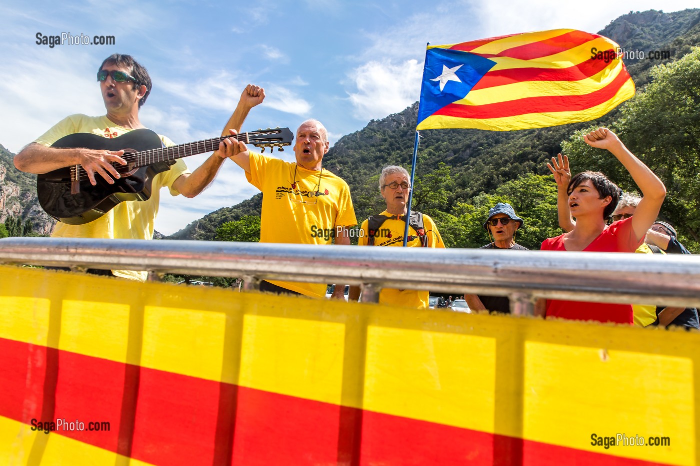 MILITANTS CATALANS, VILLEFRANCHE DE CONFLENT, (66) PYRENEES-ORIENTALES, LANGUEDOC-ROUSSILLON, OCCITANIE 