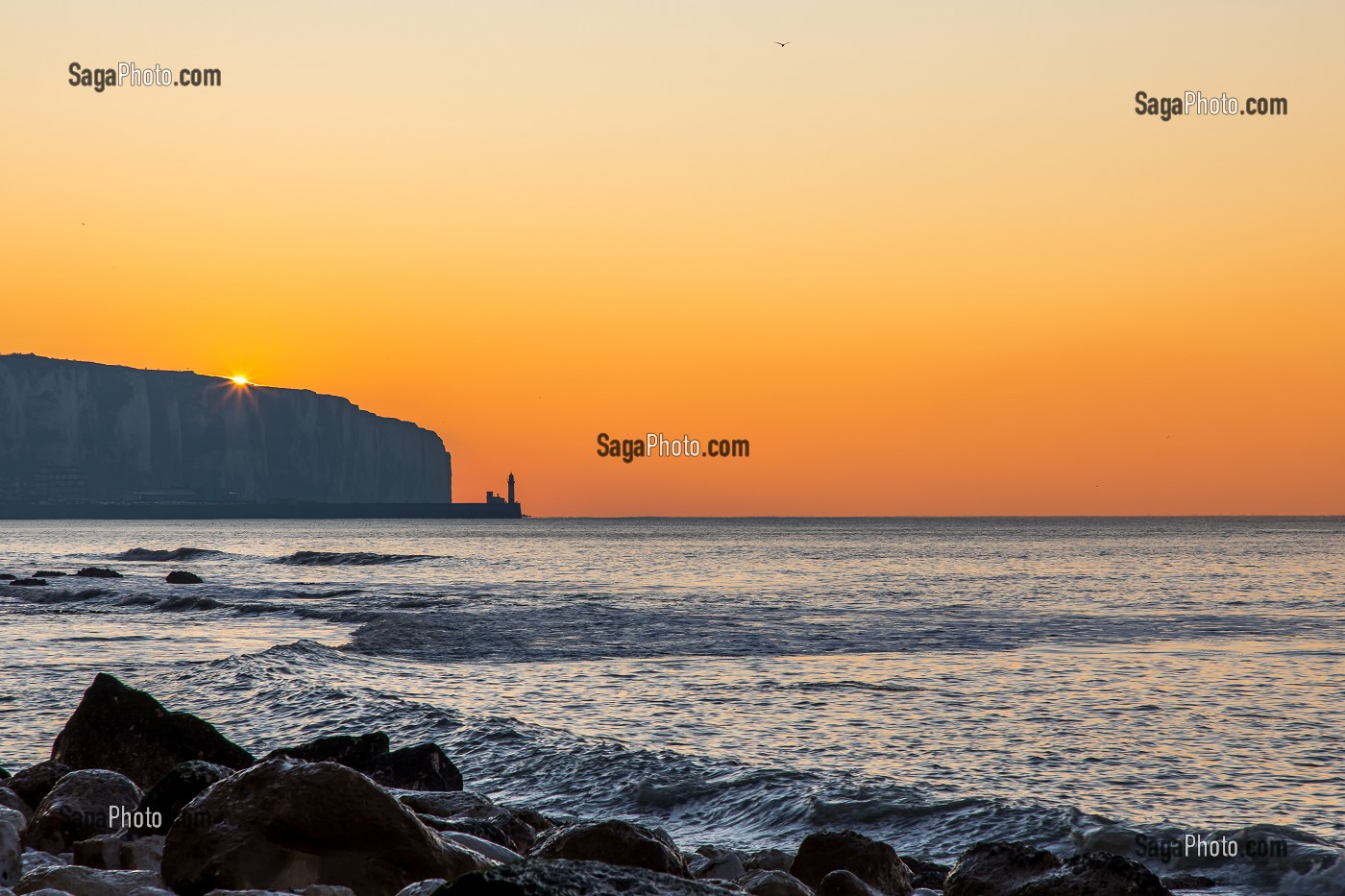 COUCHER DE SOLEIL SUR LES FALAISES DE MERS LES BAINS, SOMME, PICARDIE, HAUT DE FRANCE ET DU TREPORT 