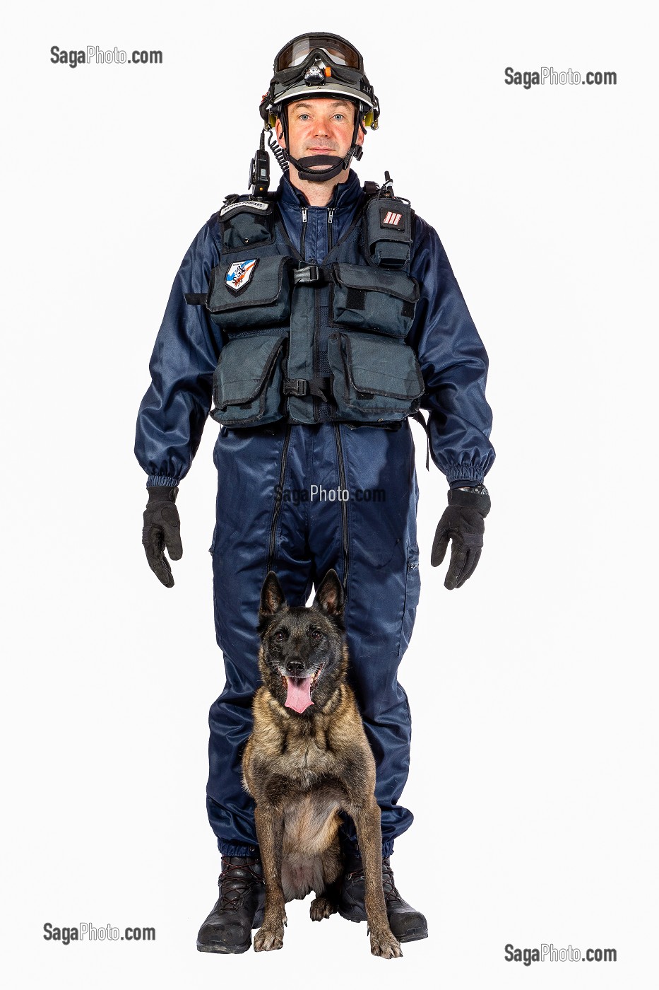 TENUE DE CONDUCTEUR CYNOTECHNIQUE SAPEURS-POMPIERS ET SON CHIEN BERGER BELGE MALINOIS, TENUE DE RECHERCHE DE PERSONNES ENSEVELIES 