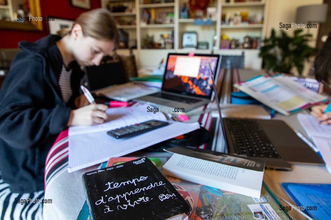 CORONAVIRUS, COVID 19, CONFINEMENT, DEVOIRS A LA MAISON