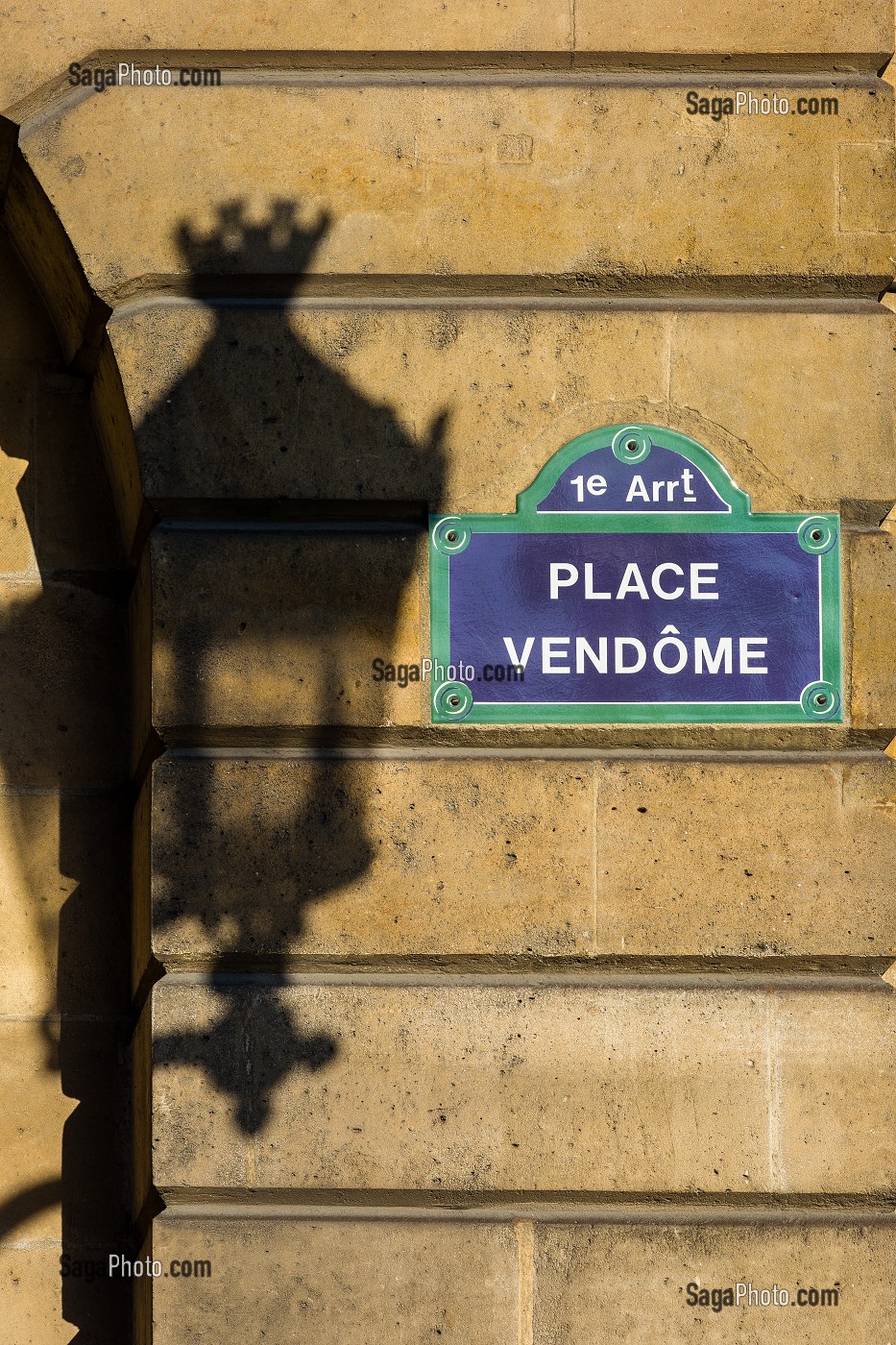 PLAQUE DE RUE, PLACE VENDOME ET OMBRE D'UN LAMPADAIRE, PARIS, FRANCE, 1ER ARRONDISSEMENT, PARIS, FRANCE 