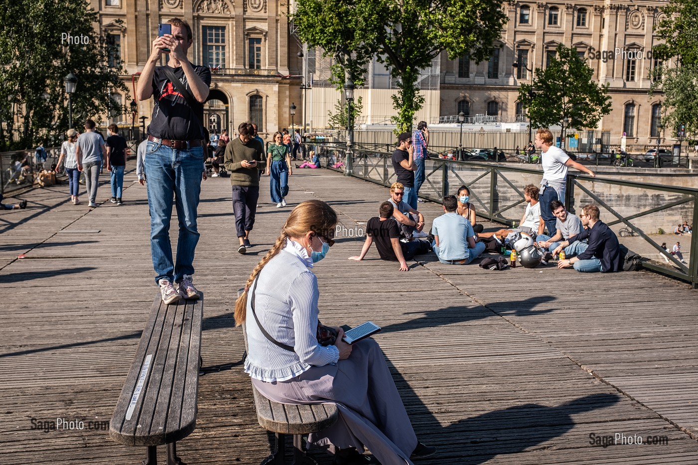 DECONFINEMENT SUR LE PONT DES ARTS A PARIS, (75) PARIS, ILE DE FRANCE, FRANCE 