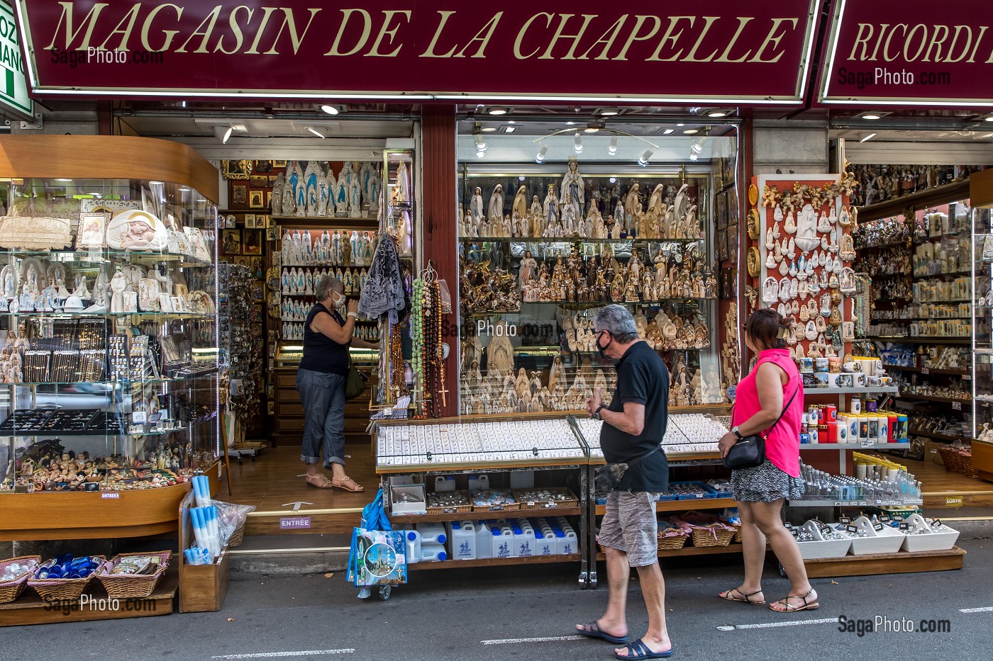 MAGASIN DE LA CHAPELLE, MAGASIN DE SOUVENIRS MONASTIQUE, LOURDES, (65) HAUTES PYRENEES, NOUVELLE AQUITAINE, FRANCE 