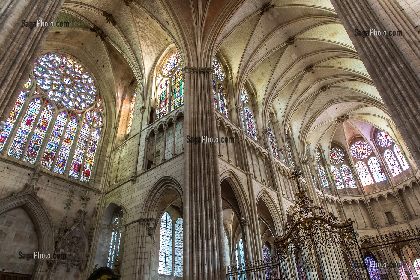 EGLISE SAINT PIERRE, AUXERRE, YONNE, BOURGOGNE, FRANCE 