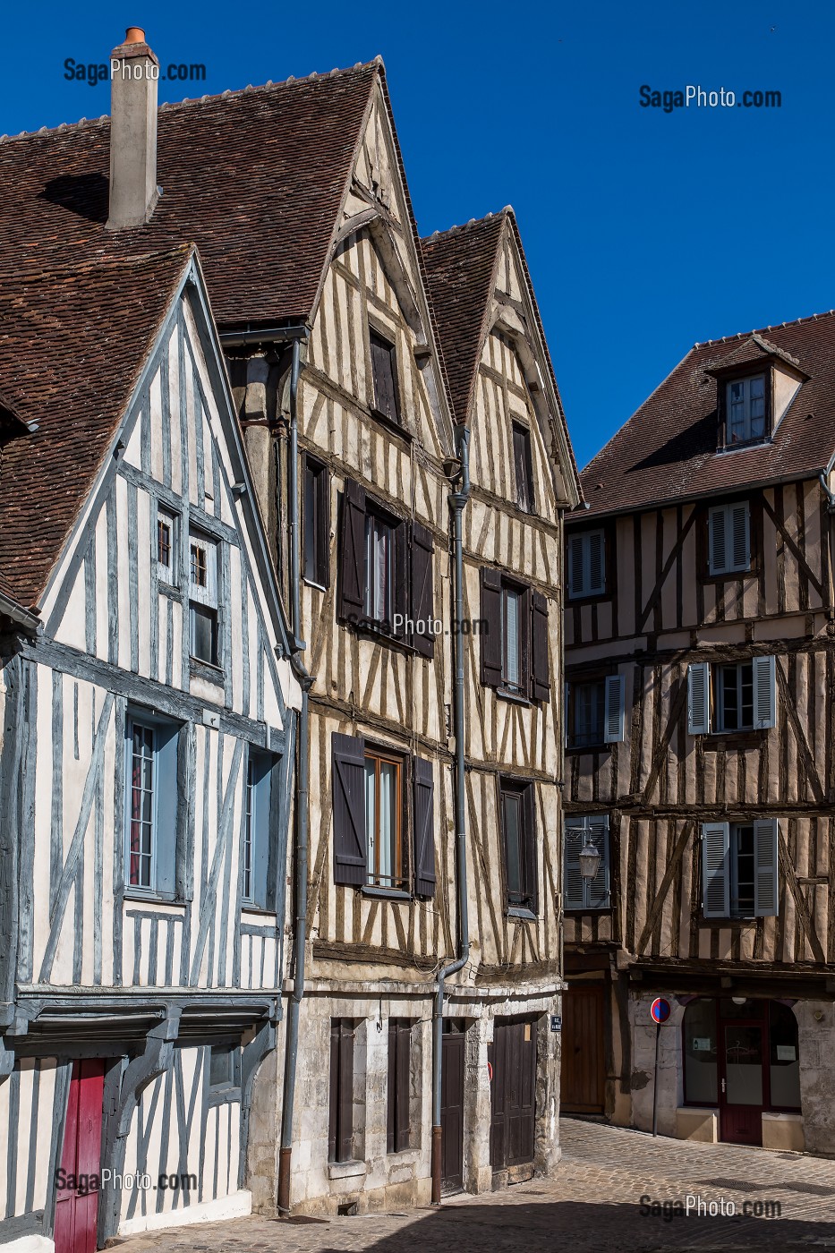 MAISONS A PANS DE BOIS, AUXERRE, YONNE, BOURGOGNE, FRANCE 