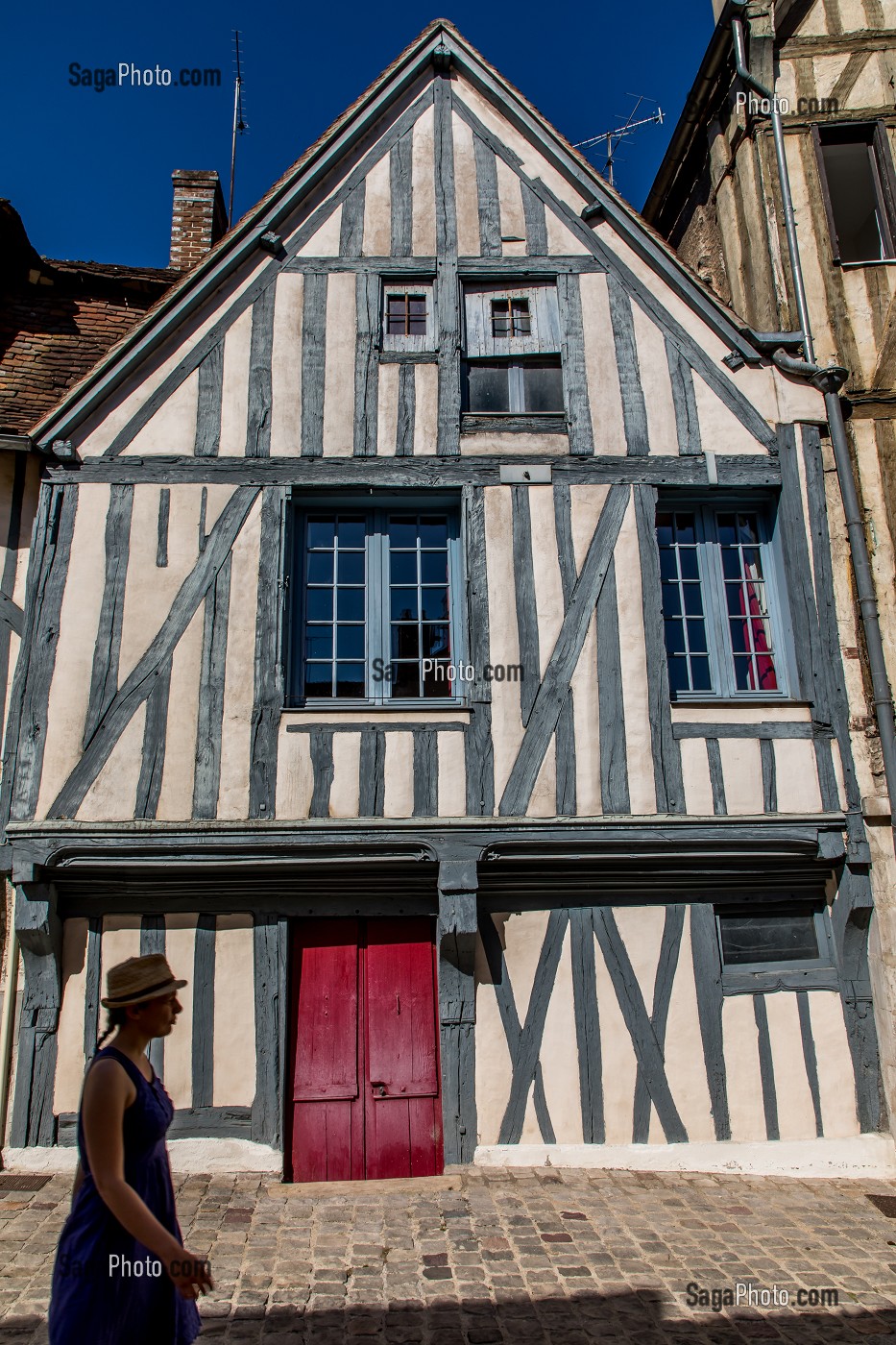 MAISON A PANS DE BOIS, AUXERRE, YONNE, BOURGOGNE, FRANCE 