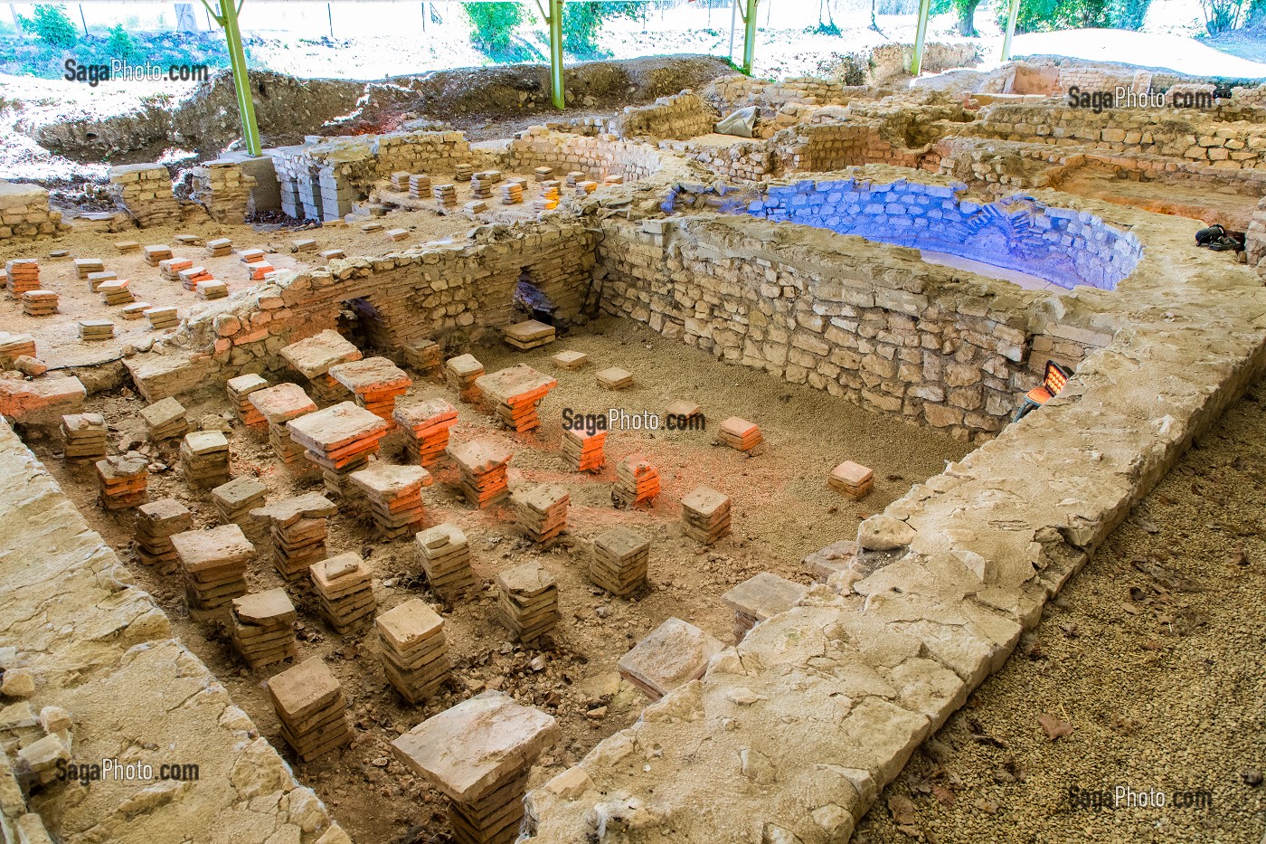 SITE ARCHEOLOGIQUE D’ESCOLIVES SAINTE CAMILLE, SITE GALLO-ROMAIN, ANCIENNE VOIE ROMAINE DITE D'AGRIPPA, BOURGOGNE, FRANCE 