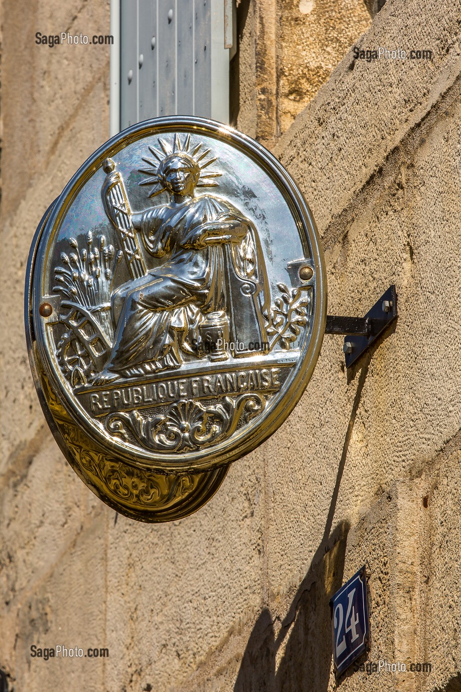 ILLUSTRATION OFFICE NOTARIAL DE L'ORDRE DES NOTAIRES DE LA REPUBLIQUE FRANCAISE, CLAMECY, NIEVRE, BOURGOGNE, FRANCE 