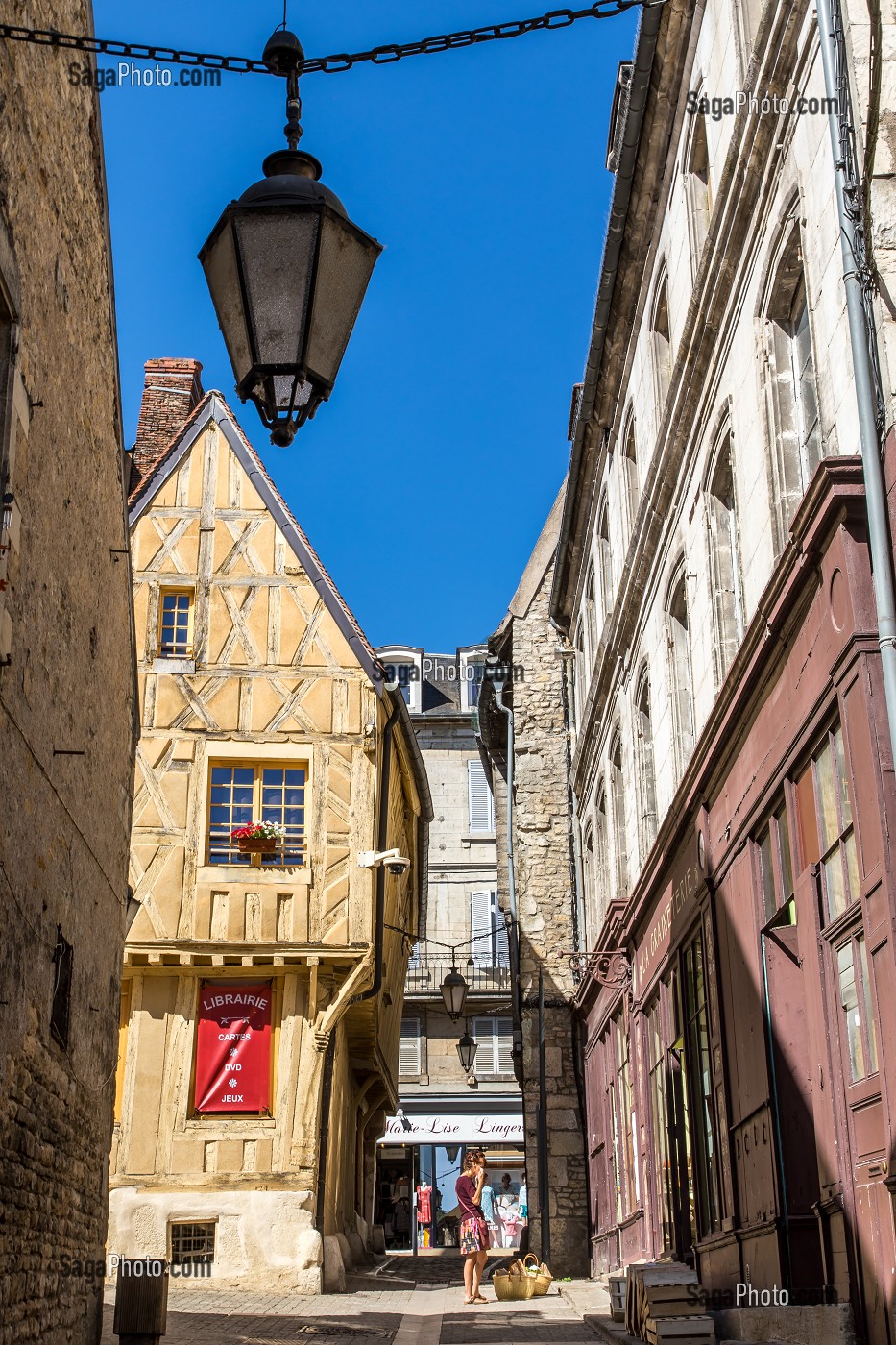 MAISONS A PANS DE BOIS CLAMECY, NIEVRE, BOURGOGNE, FRANCE 