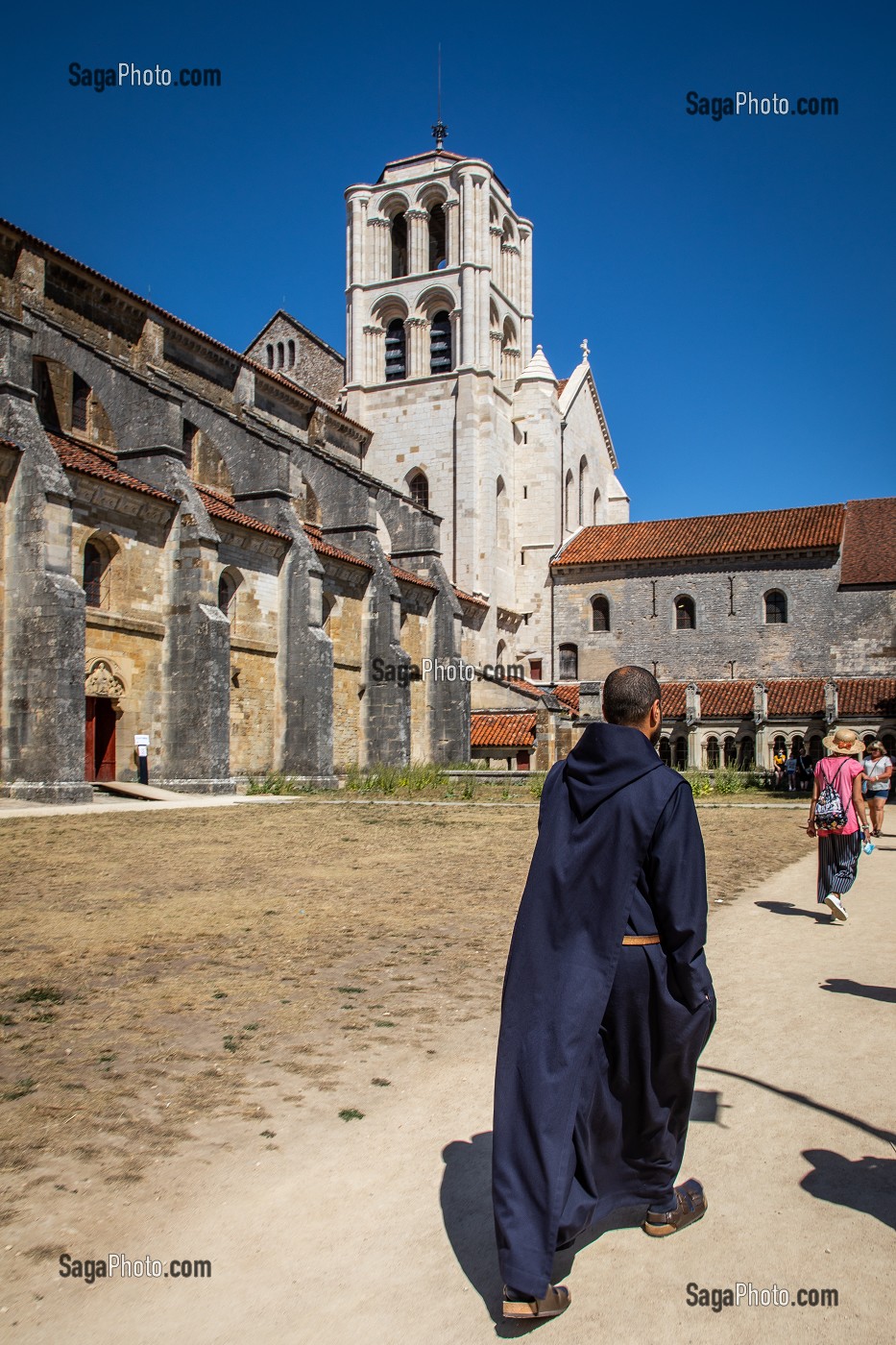 PERE FRANCISCAIN, BASILIQUE SAINTE MARIE MADELEINE, VEZELAY, YONNE, BOURGOGNE, FRANCE 