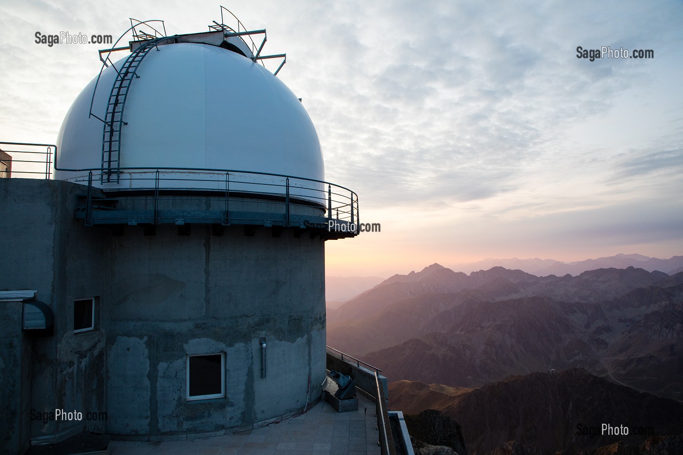 COUPOLE DE L'OBSERVATOIRE, PIC DU MIDI DE BIGORRE, BAGNERES DE BIGORRE, HAUTES PYRENEES, MIDI PYRENEES, OCCITANIE, FRANCE 