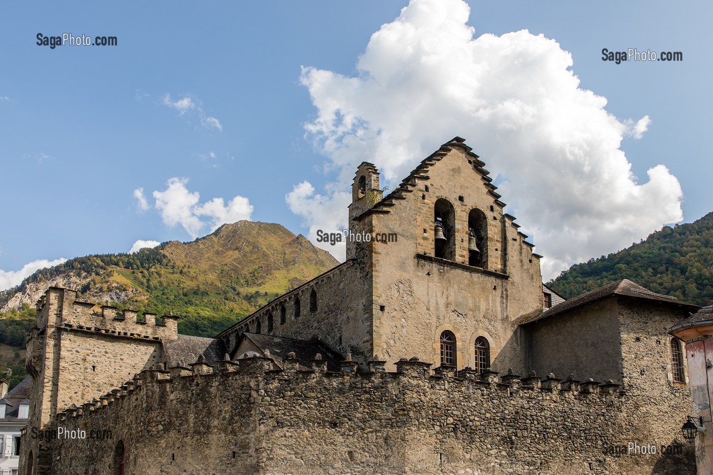 EGLISE, LUZ SAINT SAUVEUR, HAUTES PYRENEES, MIDI PYRENEES, OCCITANIE, FRANCE 