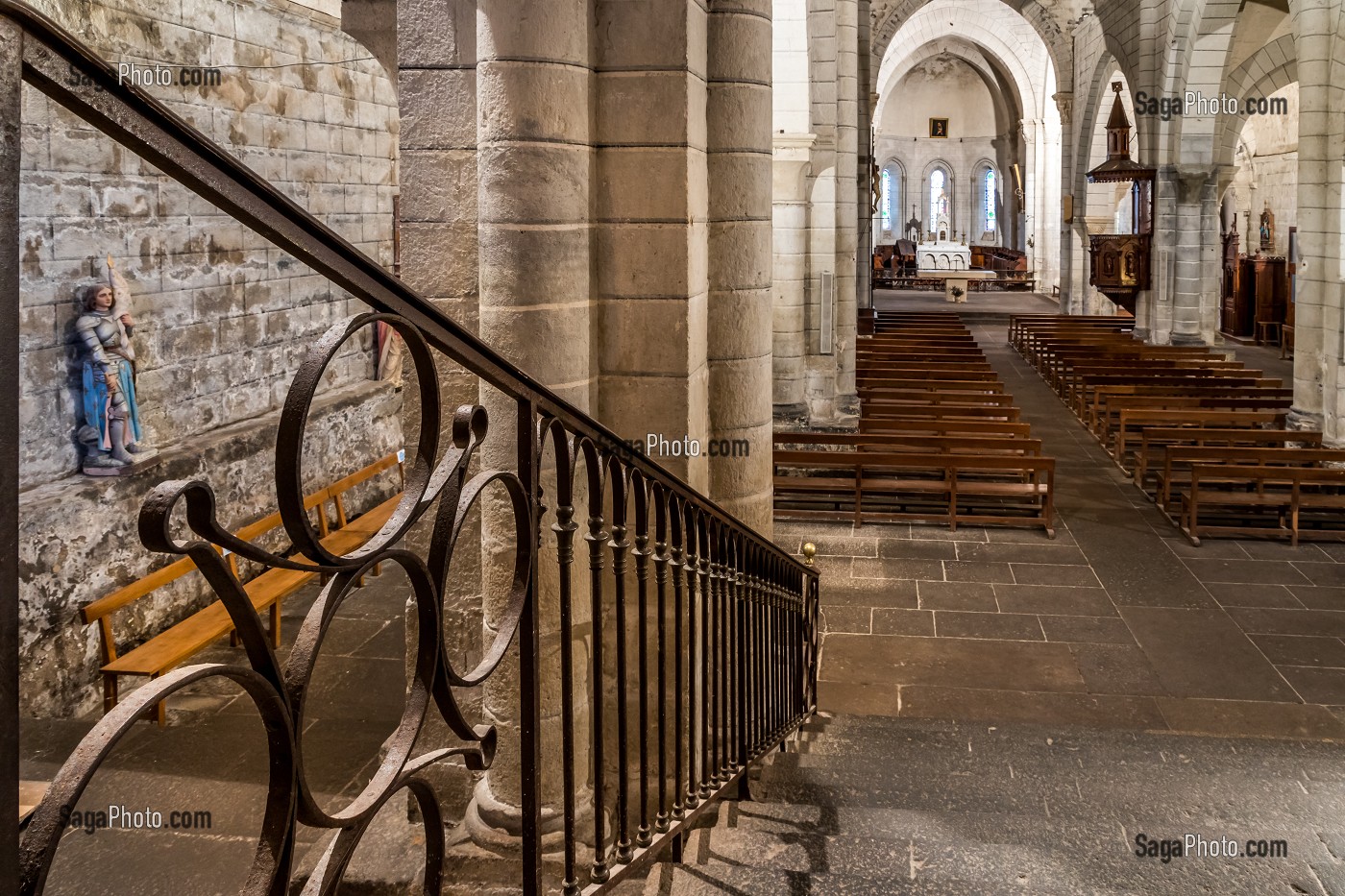 COLLEGIALE NOTRE DAME, HERMENT, (63) PUY DE DOME, AUVERGNE 