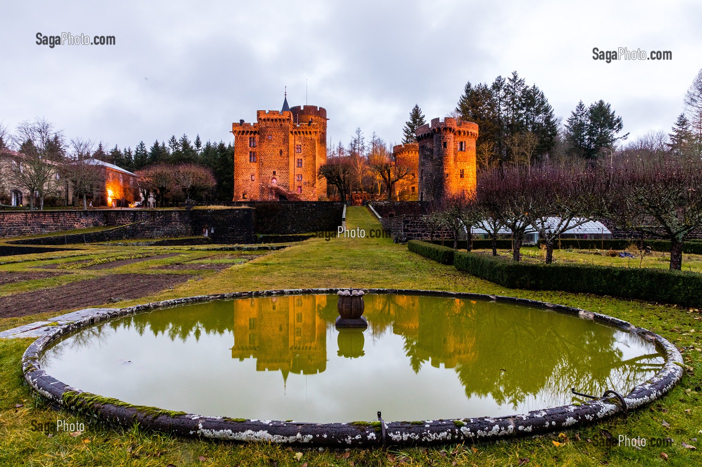 CHATEAU DAUPHIN, PONTGIBAUD, (63) PUY DE DOME, AUVERGNE 