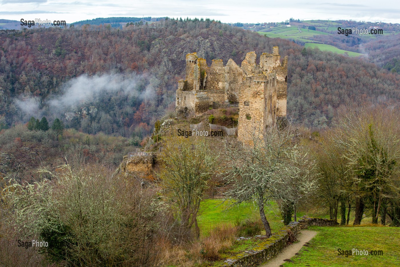 CHATEAU ROCHER, SAINT REMY DE BLOT, COMBRAILLES, (63) PUY DE DOME, AUVERGNE 