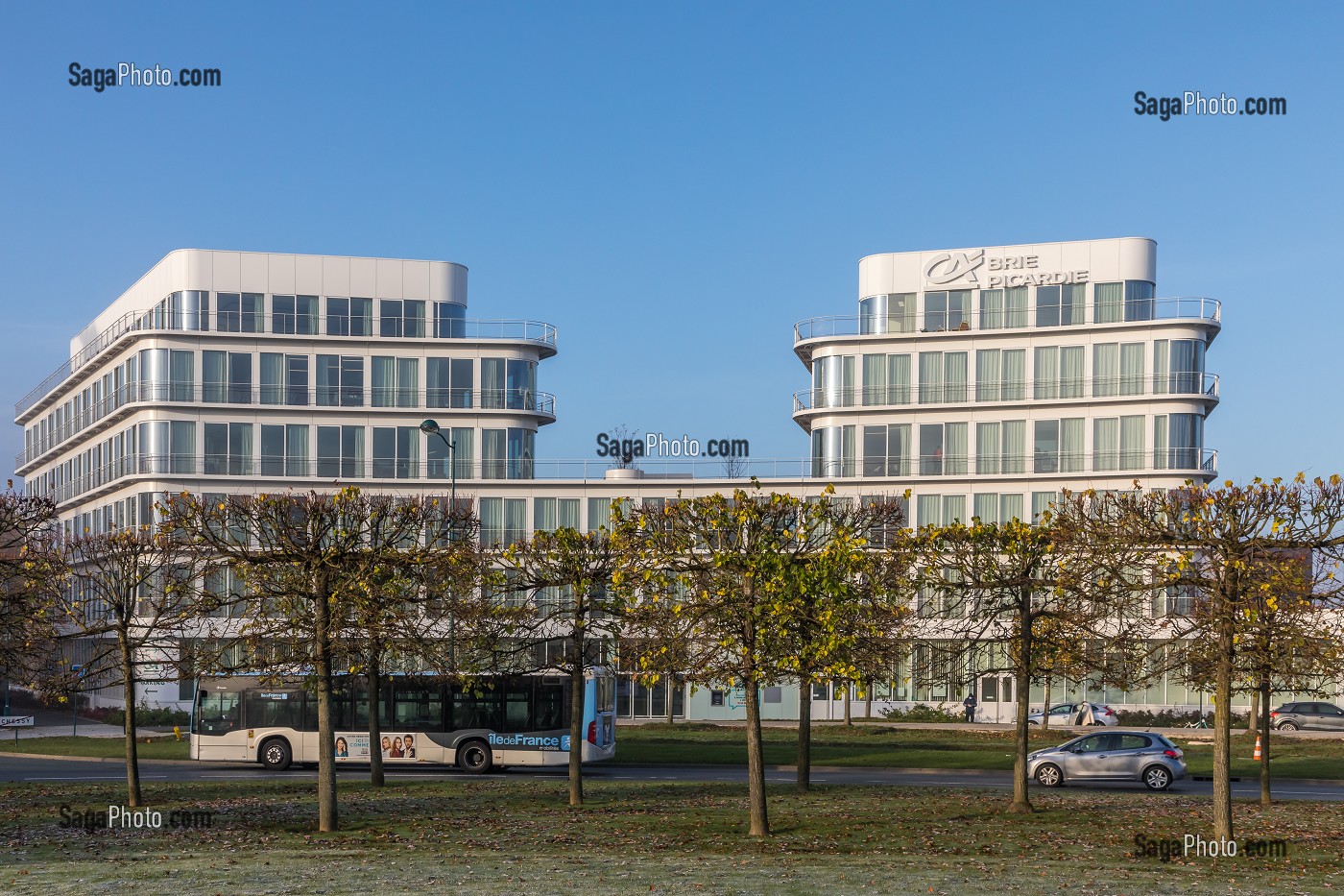 CREDIT AGRICOLE BRIE PICARDIE ET ROND POINT SIMONE VEIL, CHESSY, VAL D'EUROPE, MARNE LA VALLEE, SEINE ET MARNE (77), FRANCE, EUROPE 