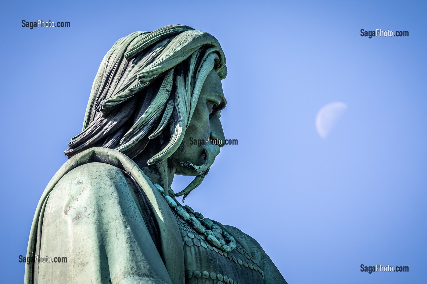 STATUE EN CUIVRE DE VERCINGETORIX, ALISE SAINTE REINE, ALESIA, (21) COTE-D'OR, BOURGOGNE, FRANCE 