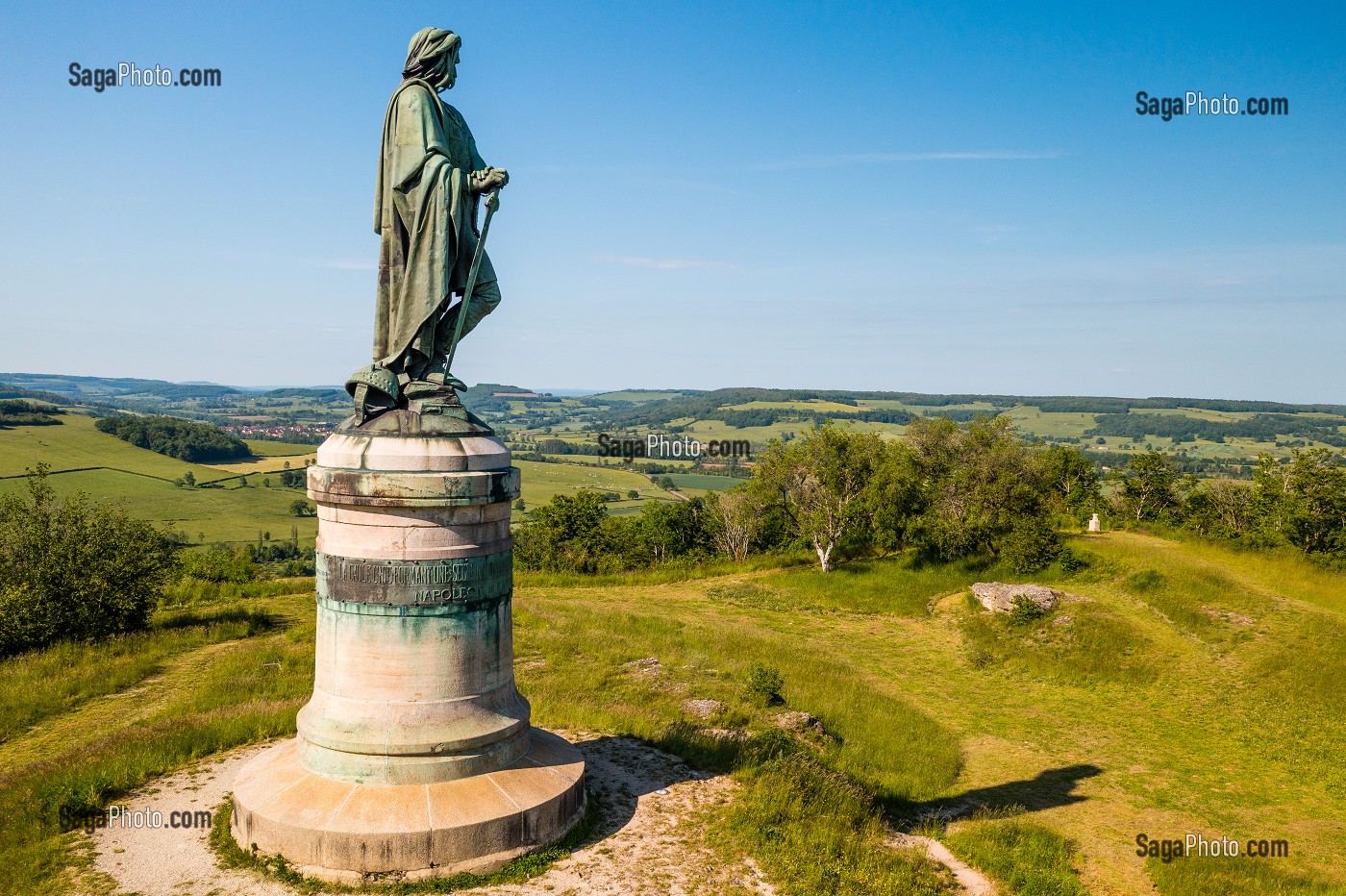 STATUE EN CUIVRE DE VERCINGETORIX, ALISE SAINTE REINE, ALESIA, (21) COTE-D'OR, BOURGOGNE, FRANCE 