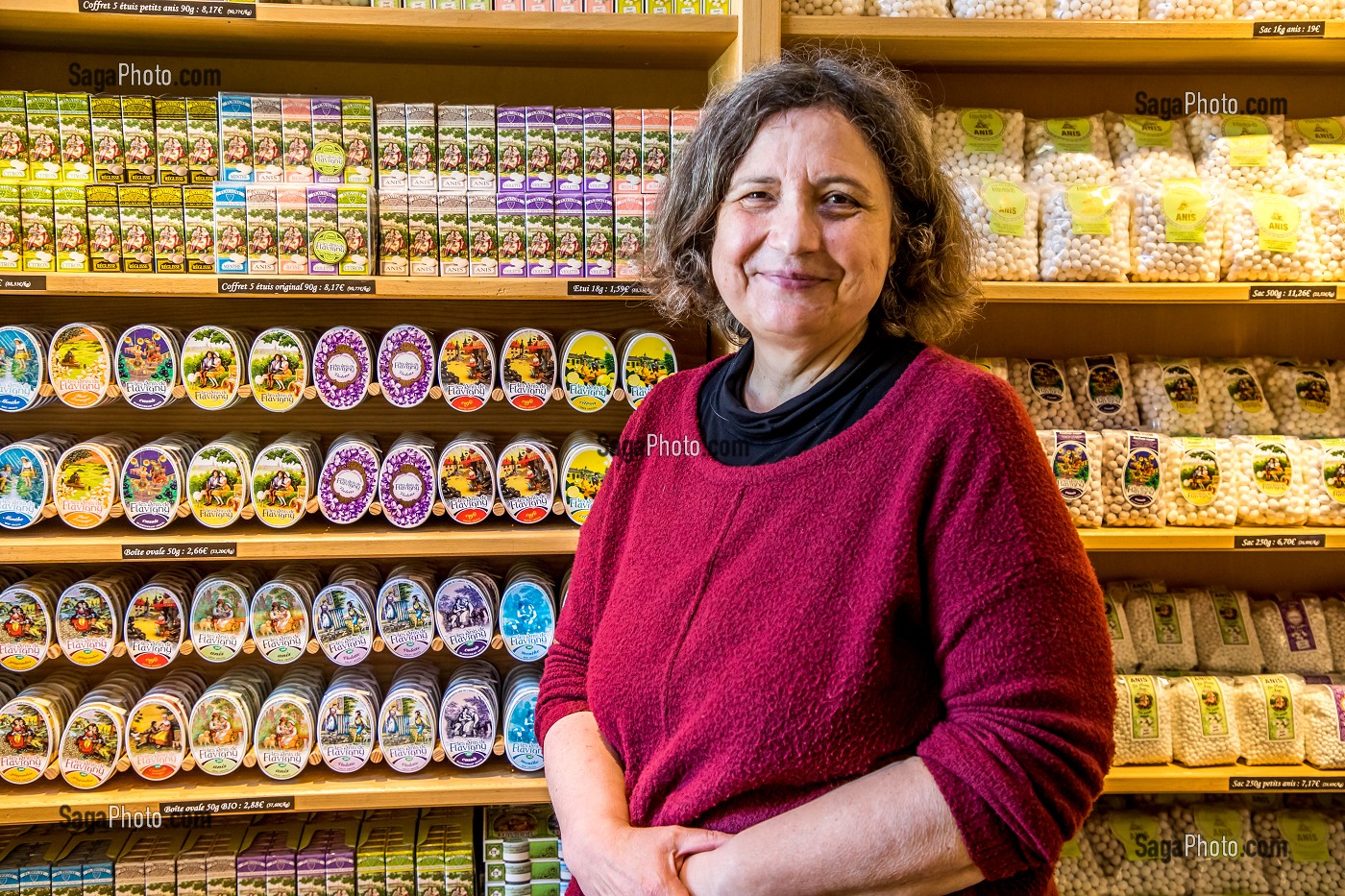 CATHERINE TROUBAT, CHEF D'ENTREPRISE, PROPRIETAIRE DE LA FABRIQUE DES ANIS DE FLAVIGNY, FLAVIGNY SUR OZERAIN, (21) COTE-D'OR, BOURGOGNE, FRANCE 