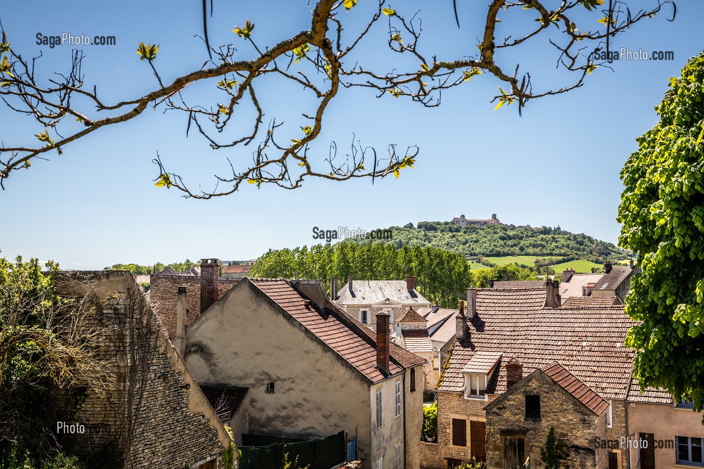 VILLAGE ET COLLINE ETERNELLE DE VEZELAY, (89) YONNE, BOURGOGNE, FRANCE 