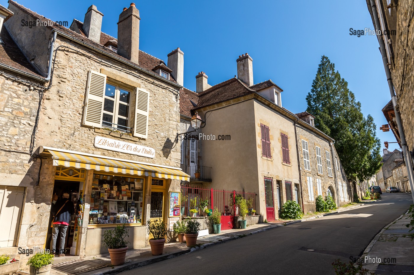 VILLAGE ET COLLINE ETERNELLE DE VEZELAY, (89) YONNE, BOURGOGNE, FRANCE 