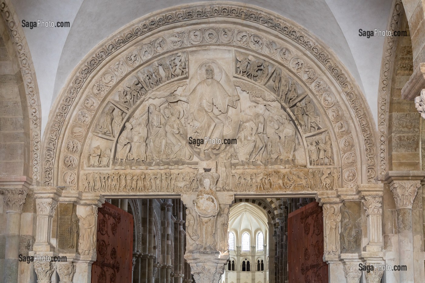 TYMPAN, BASILIQUE SAINTE MARIE MADELEINE, VEZELAY (89) YONNE, BOURGOGNE 