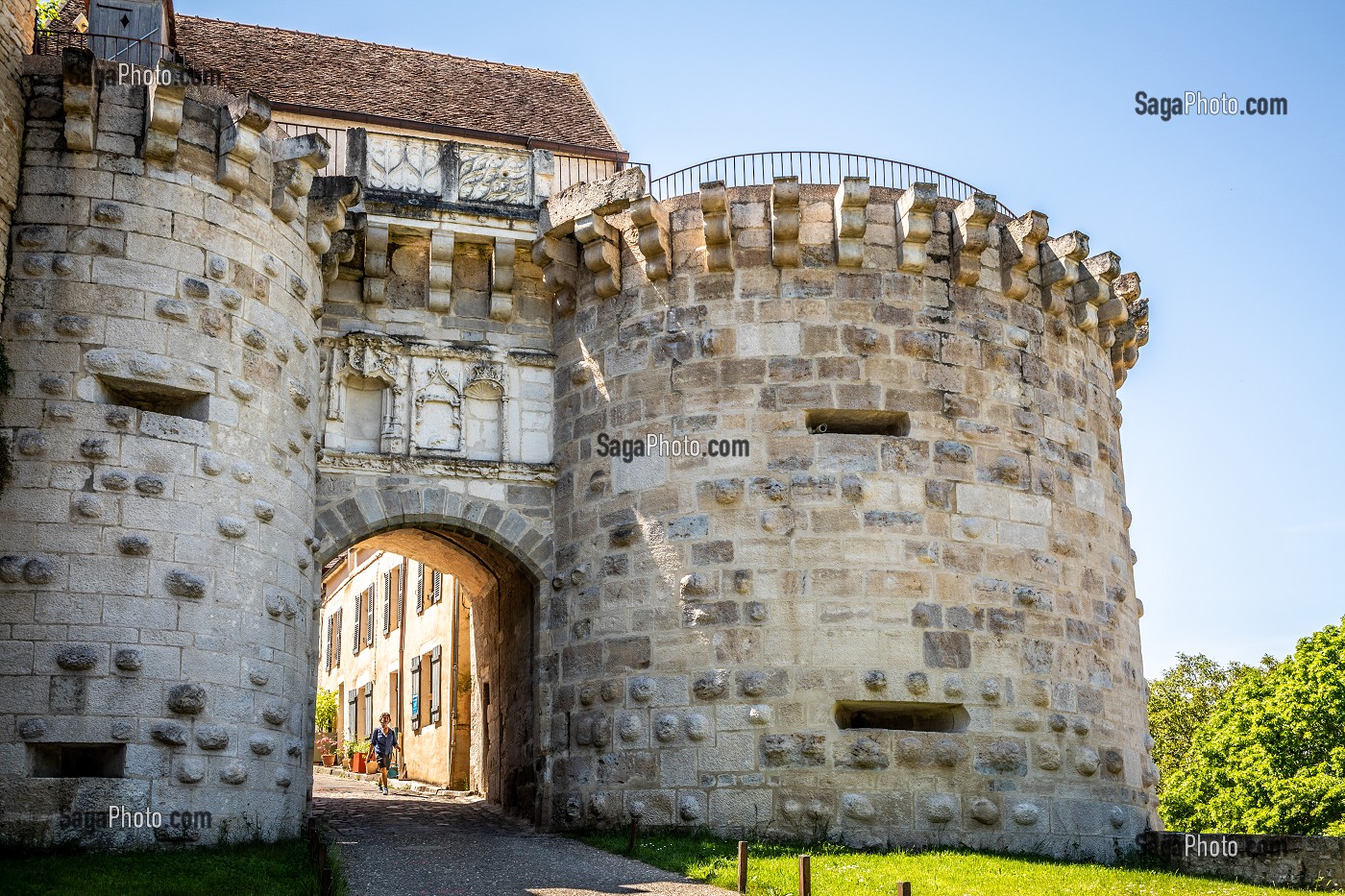 PORTE NEUVE, VILLAGE ET COLLINE ETERNELLE DE VEZELAY, VEZELAY, (89) YONNE, BOURGOGNE 