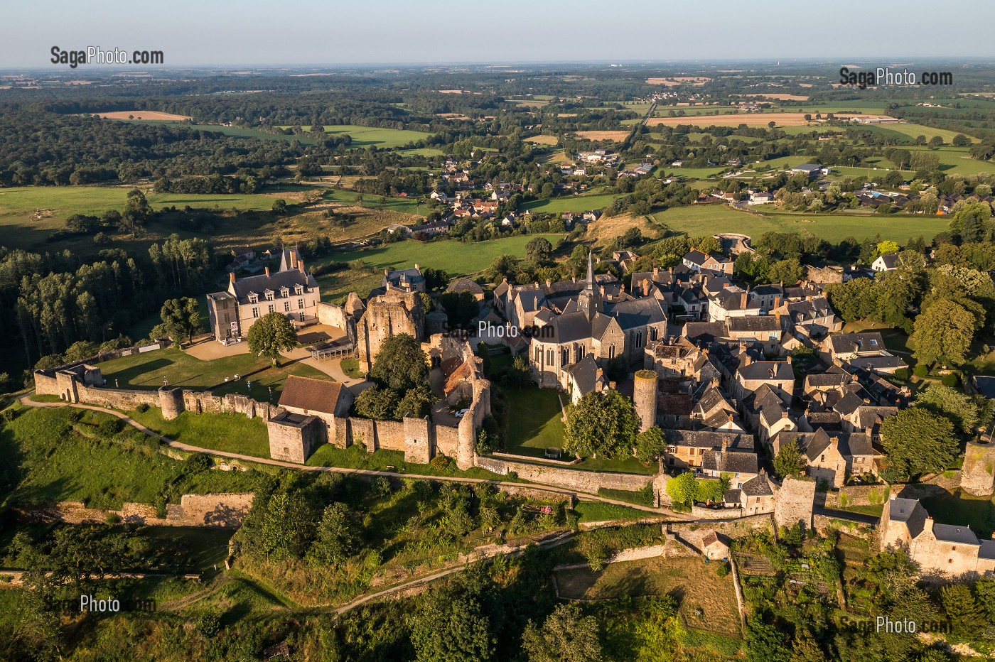 VUE DRONE, SAINTE SUZANNE, (53) MAYENNE, PAYS DE LA LOIRE 