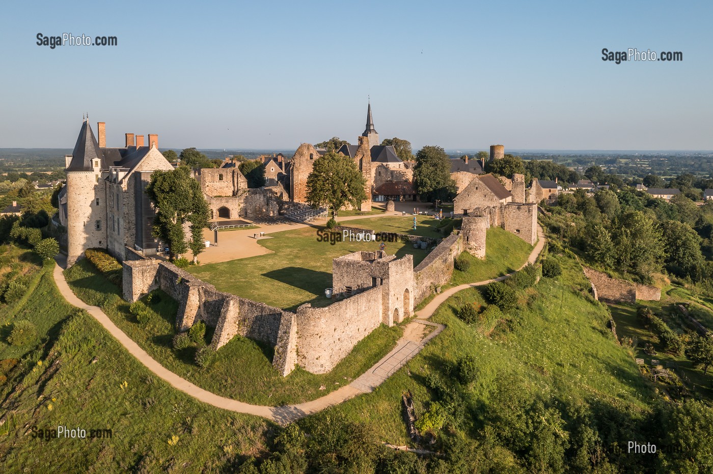 VUE DRONE, CHATEAU DE SAINTE SUZANNE, (53) MAYENNE, PAYS DE LA LOIRE 