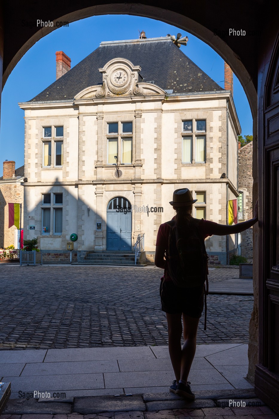 PLACE DE LA MAIRIE, SAINTE SUZANNE, (53) MAYENNE, PAYS DE LA LOIRE 