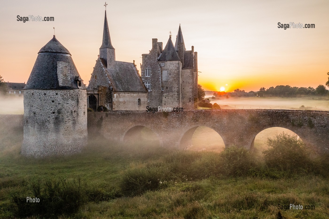 CHATEAU DE BOURGON, MONTOURTIER, (53) MAYENNE, PAYS DE LA LOIRE 