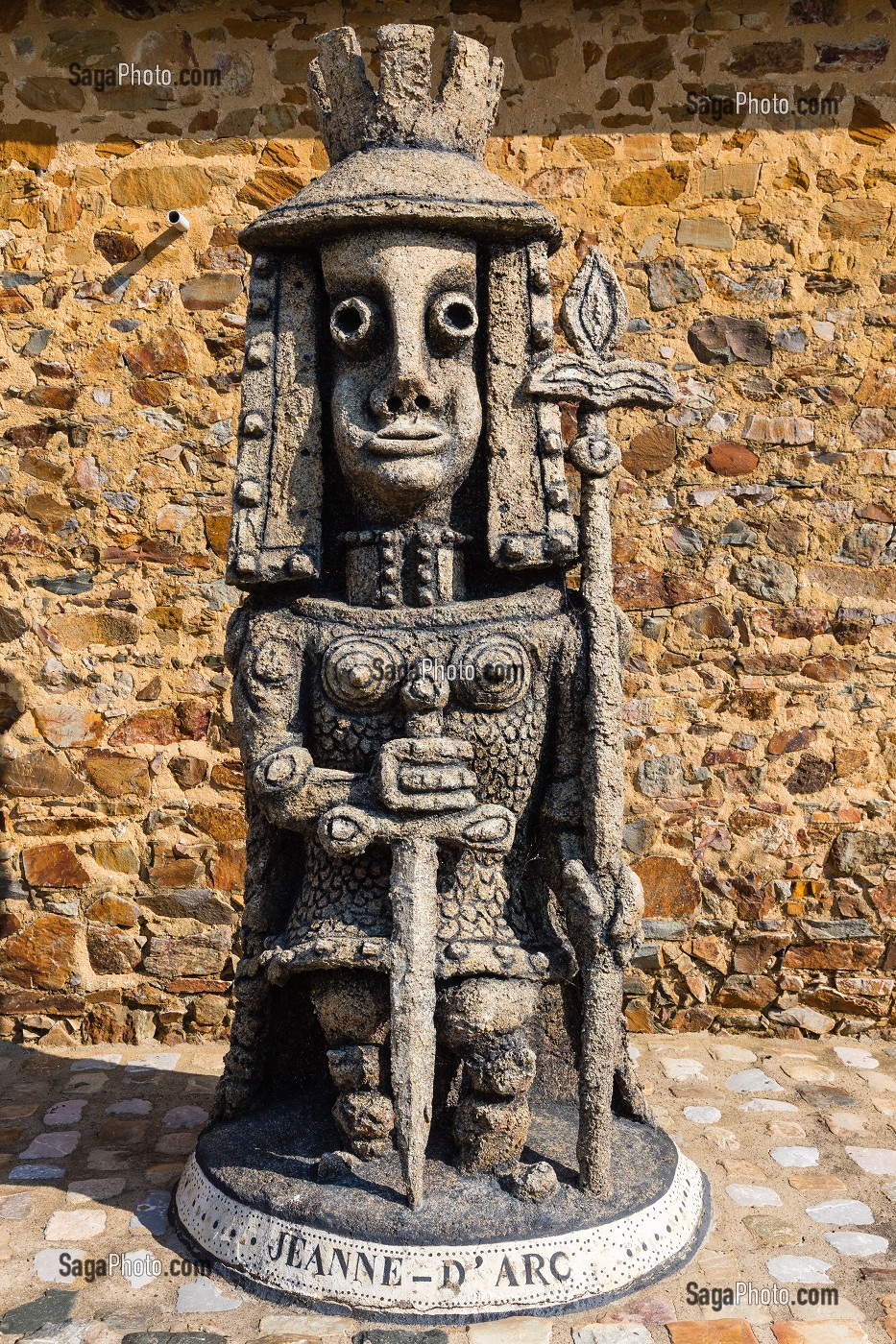 MUSEE ROBERT TATIN, MAISON D'ARTISTE DU CERAMISTE, PEINTRE ET SCULPTEUR, QUI FIT DE SA MAISON ET DE SES JARDINS UN ENVIRONNEMENT D'ART, COSSE LE VIVIEN, MAYENNE, (53) MAYENNE, PAYS DE LA LOIRE 