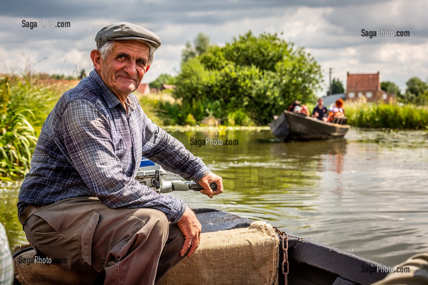 BALADE EN BATEAU, L'ESCUTE SUR LE MARAIS AUDOMAROIS, SAINT OMER, (62) PAS-DE-CALAIS, FRANCE 