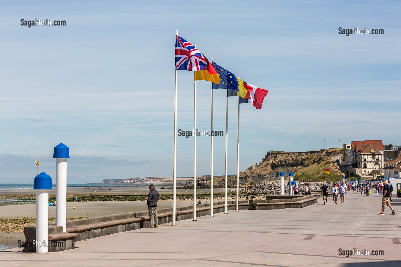 PROMENADE SUR LA DIGUE, WIMEREUX, (62) PAS-DE-CALAIS, FRANCE 