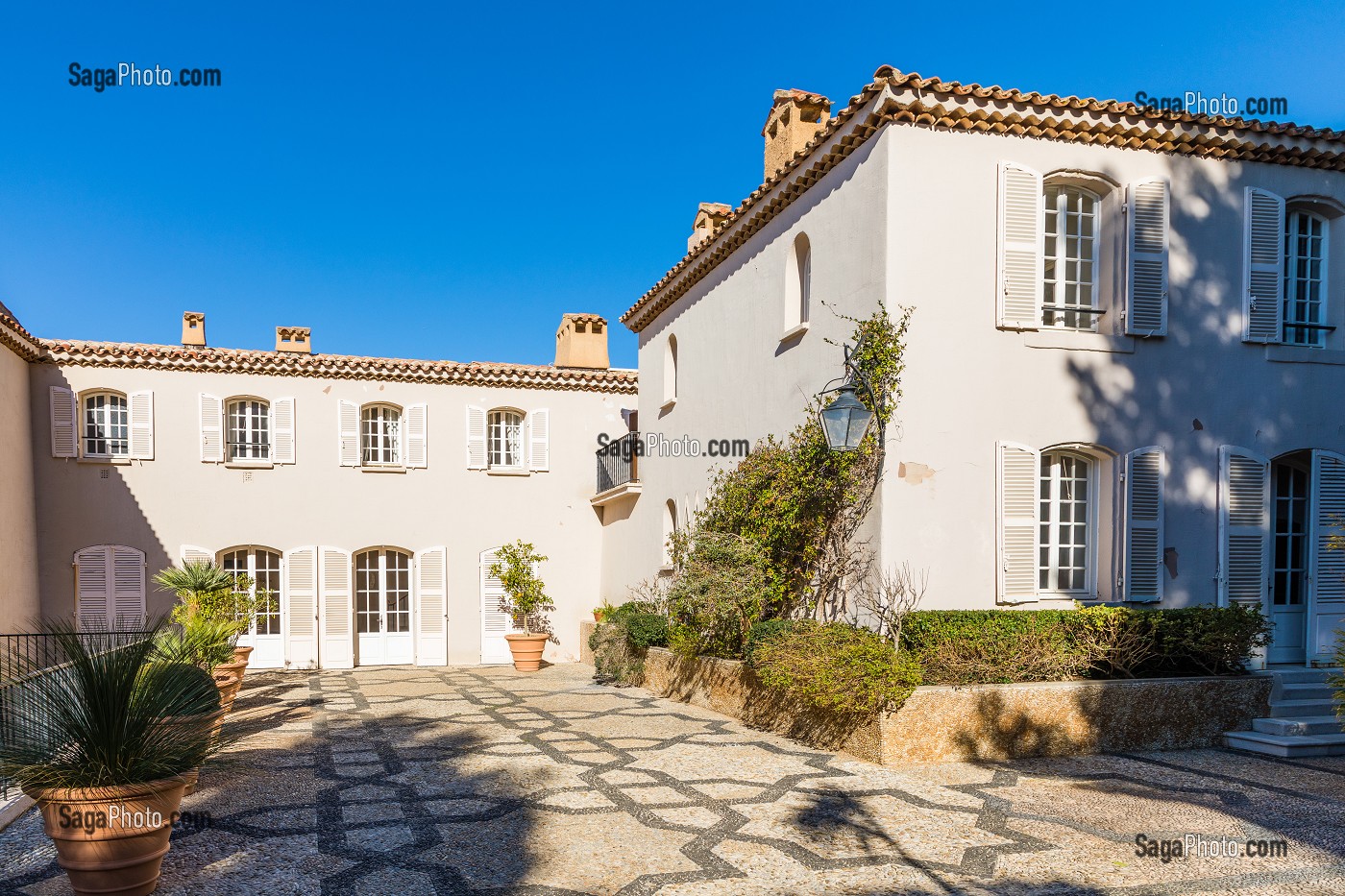 FORT DE BREGANCON, RESIDENCE DES PRESIDENTS DE LA REPUBLIQUE, BORMES LES MIMOSAS 