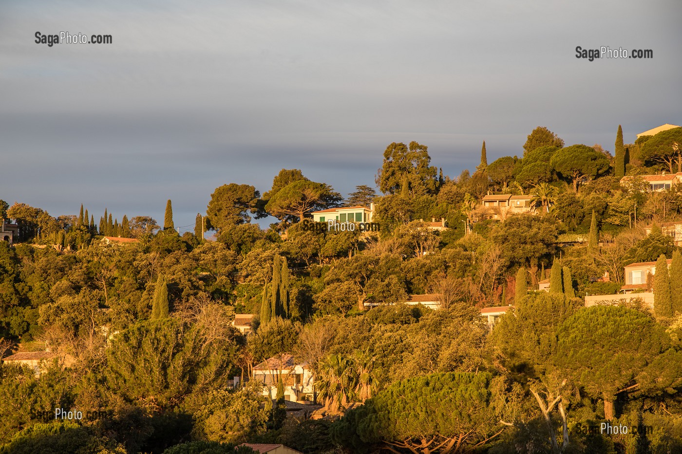 LE RAYOL CANADEL SUR MER 