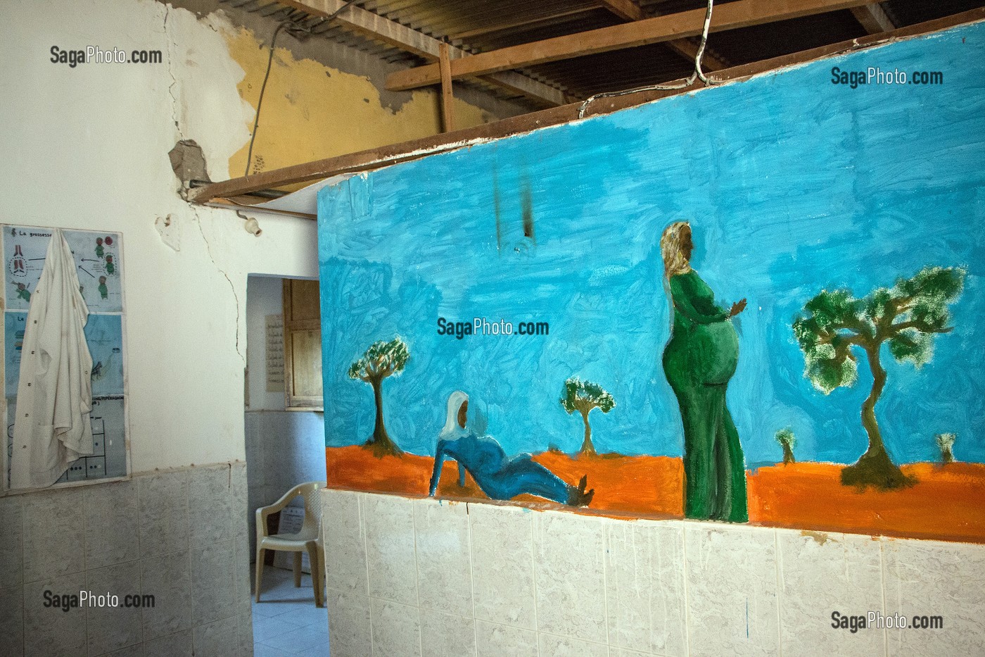 SALLE RESERVEE AUX FEMMES POUR LES VISITES MEDICALES ET LE SUIVI DES GROSSESSES, VILLAGE PEUL DE GUELAKH, SENEGAL, AFRIQUE DE L'OUEST 