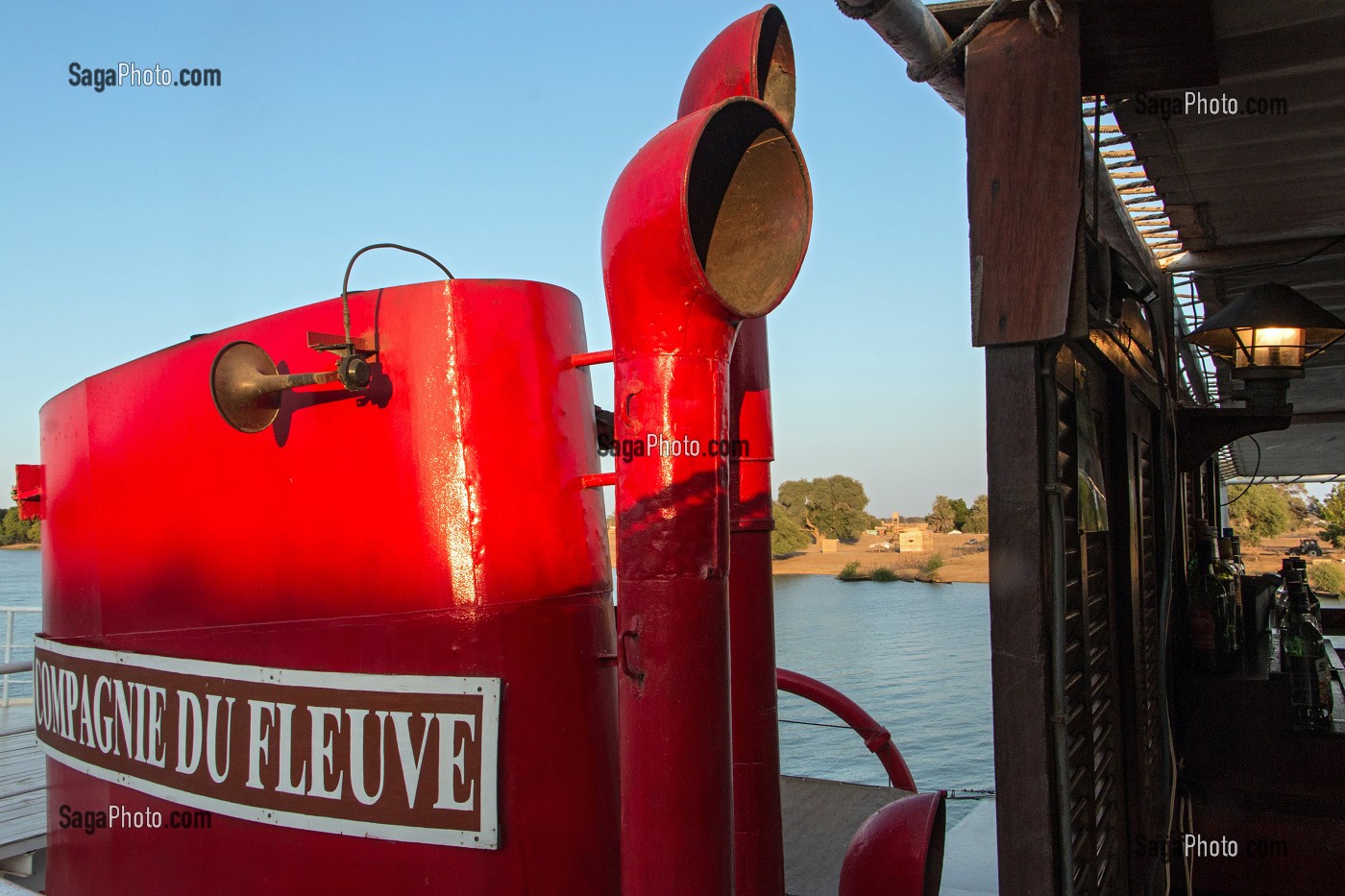 LE BATEAU DE CROISIERE BOU EL MOGDAD DE LA COMPAGNIE DU FLEUVE, QUAI DE PODOR, SENEGAL, AFRIQUE DE L'OUEST 