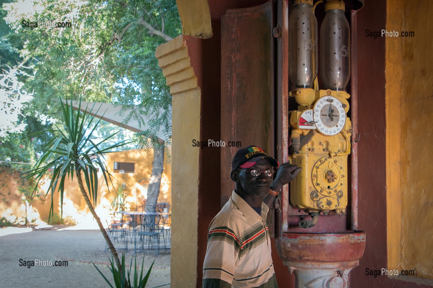 L'ANCIENNE STATION ESSENCE DE L'AUBERGE DU TEKROUR, ANCIENS COMPTOIRS FRANCAIS DE LA VILLE TRANSFORME EN CHAMBRE D'HOTES,  PODOR, SENEGAL, AFRIQUE DE L'OUEST 